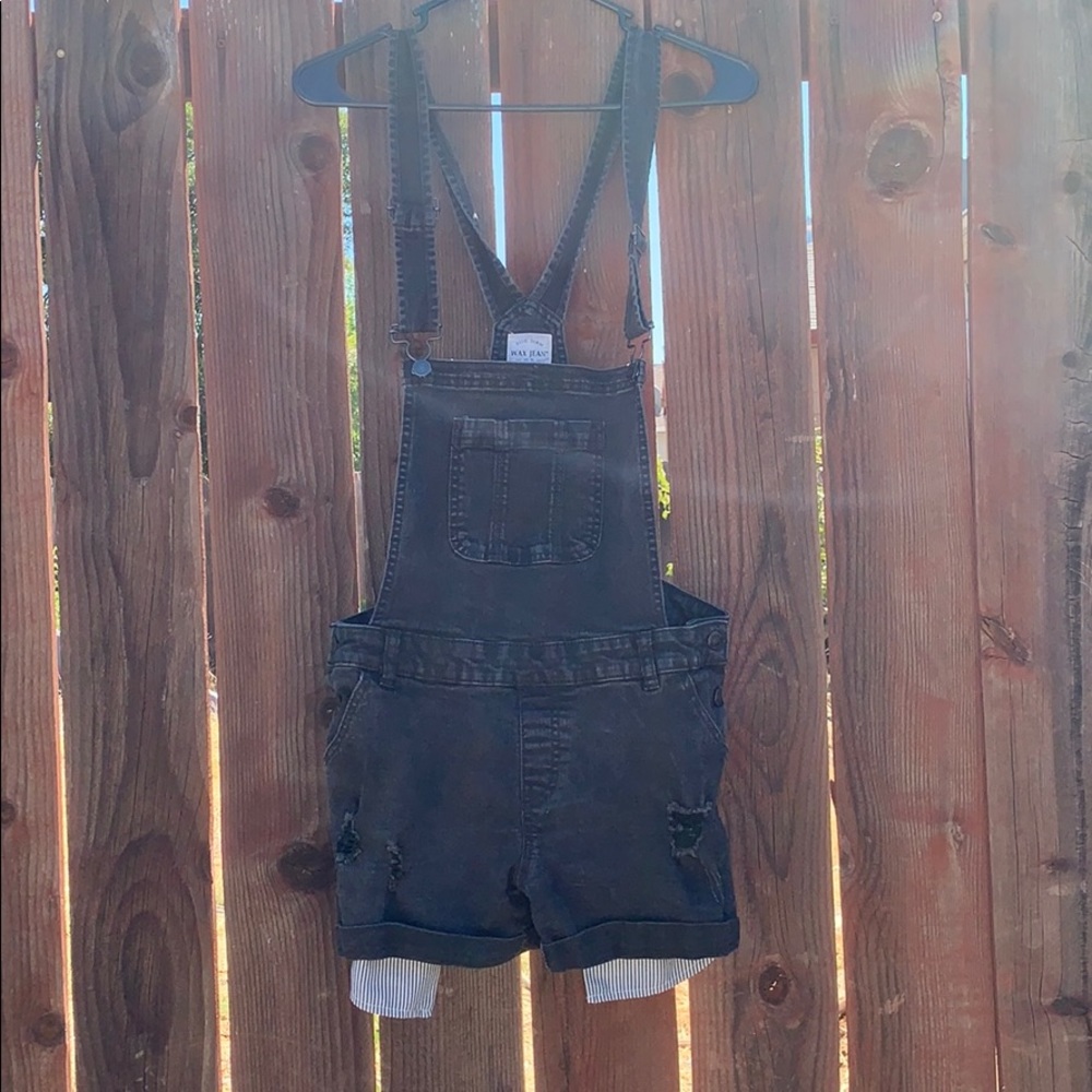 Basic denim wax jean size large short/overalls
